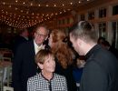 221 guests chatting  